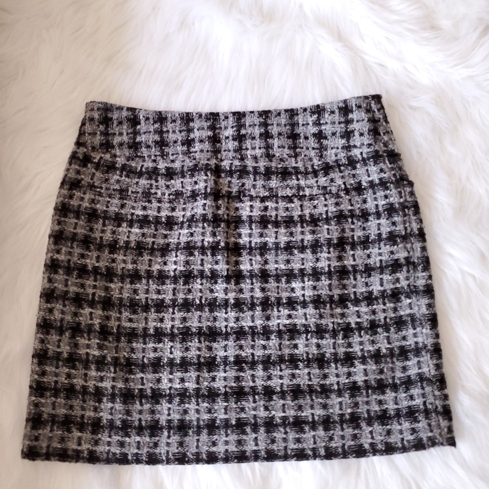 Ann Taylor Skirt Women's Black and White Petite - Picture 3 of 4